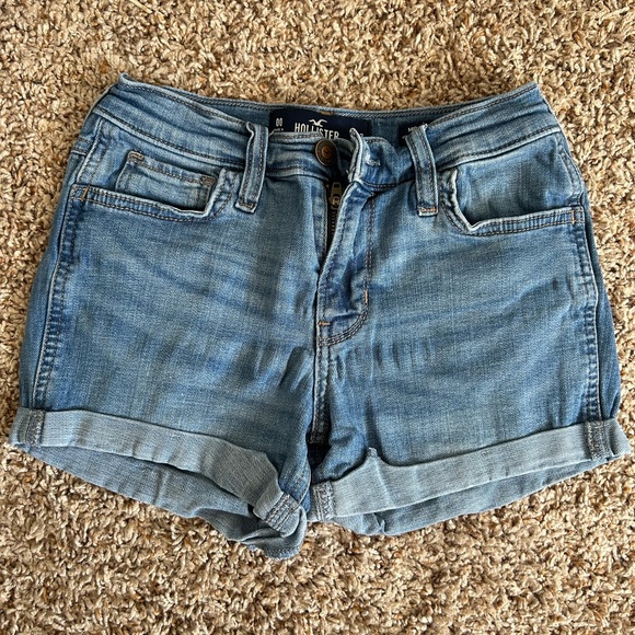 Hollister Pants - Hollister “Shortie” Advanced Stretch Mid-Rise Short 3” - Size 00 (23)